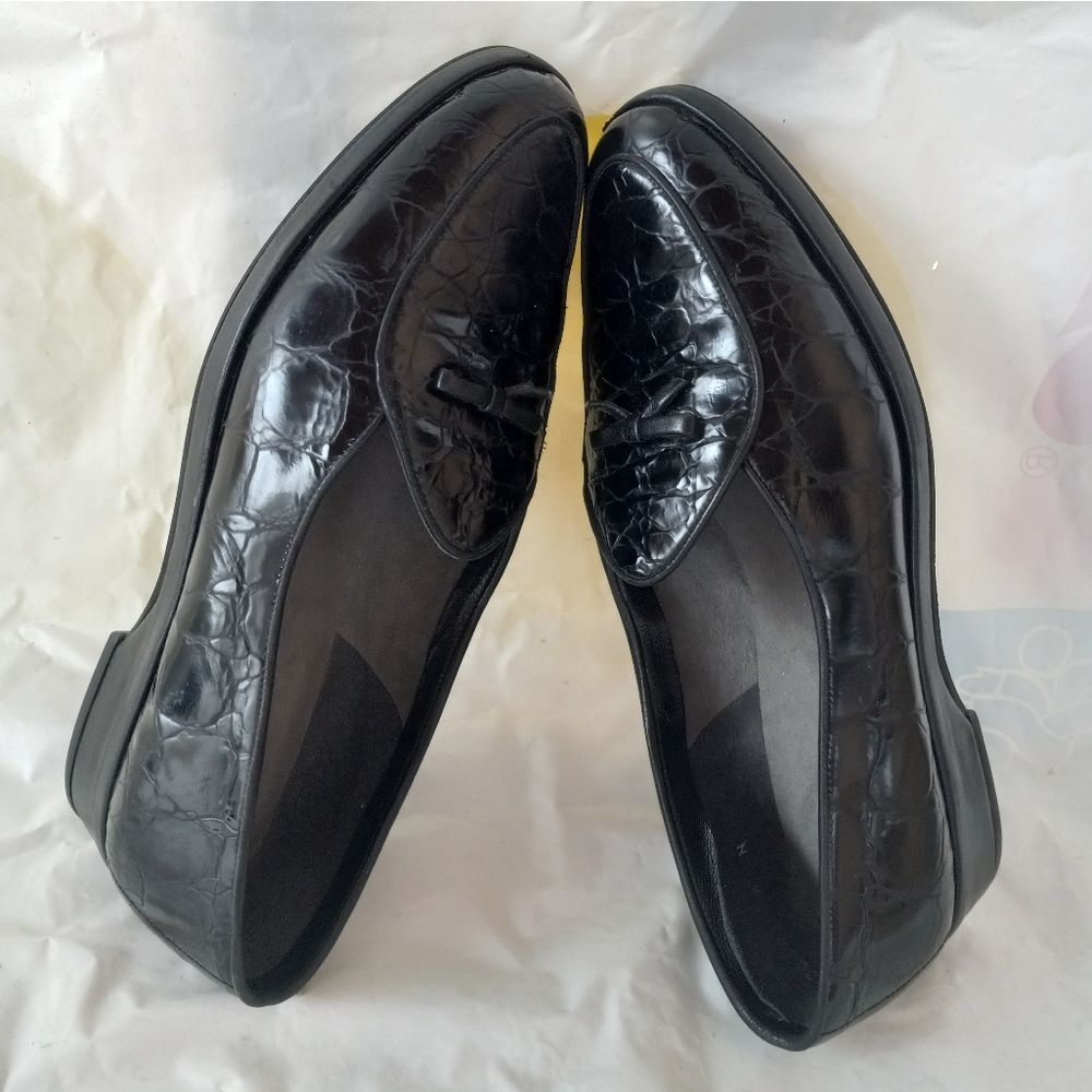 Stuart Weitzman Black Loafer Crocodile Patern Size 8